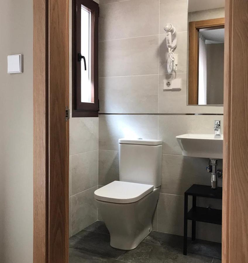 Hotel Baltico 2 Estrellas Luarca Ngoại thất bức ảnh